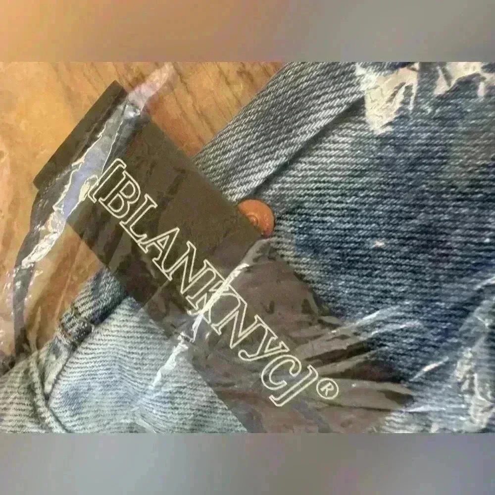 NEW IN POLY BLANKNYC The Reece High Rise Ribcage Denim Shorts ~ 27 - Picture 7 of 11